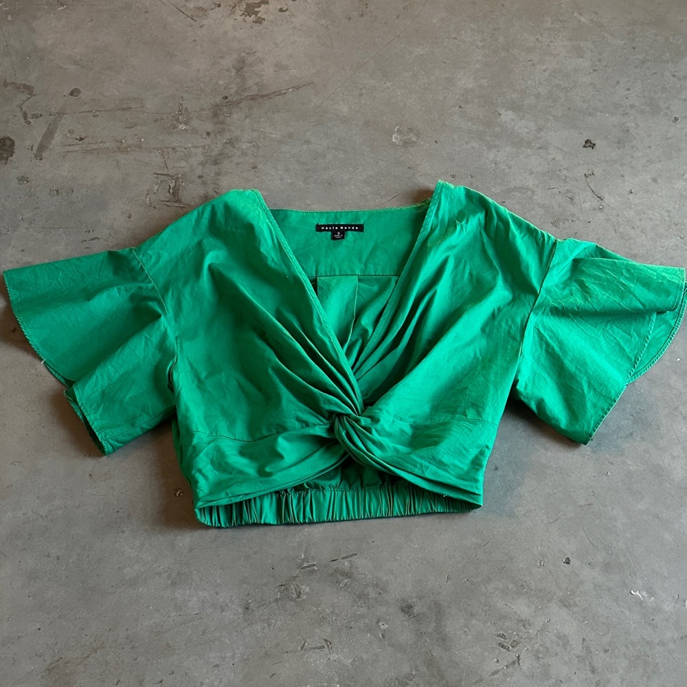 Green cropped twisted blouse